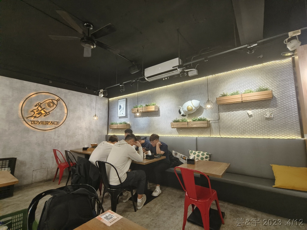 新竹市東區 の 太空總署(新竹光復店)