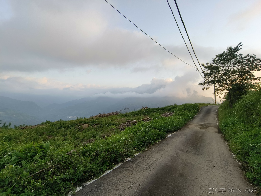 新竹五指山之中指峰 & 無名指峰 & 小指峰