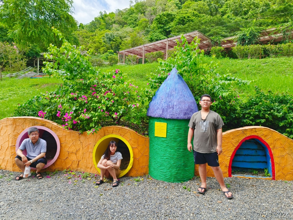 屏東瑪家鄉 の 涼山休憩區 (環山步道整修只到第一層瀑布)