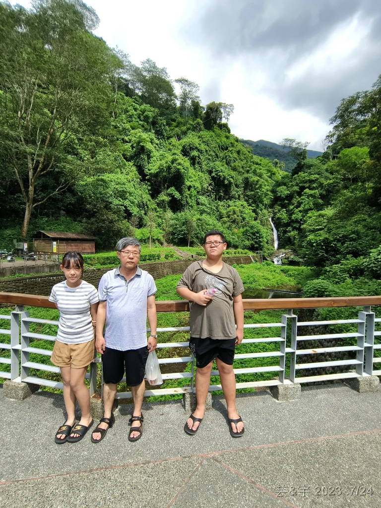 屏東瑪家鄉 の 涼山休憩區 (環山步道整修只到第一層瀑布)