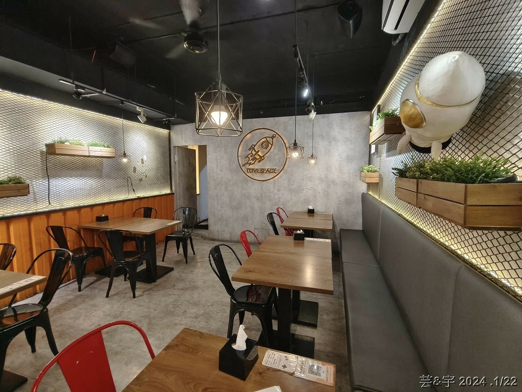 新竹市東區 の 太空總署(新竹光復店)