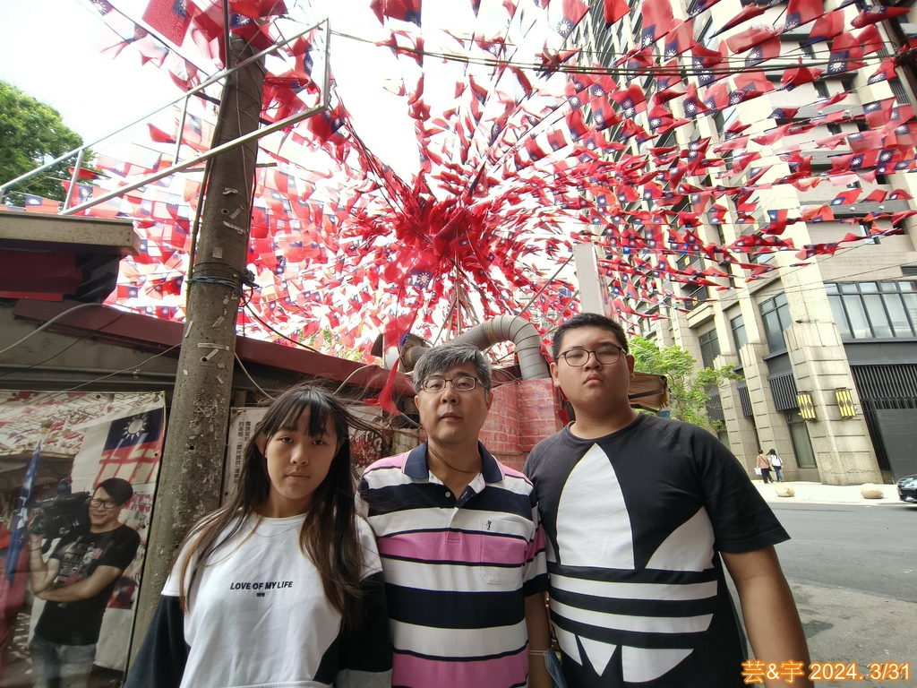 桃園中壢 の 國旗屋米干店  ~旗海飄揚的雲南米干小吃店~