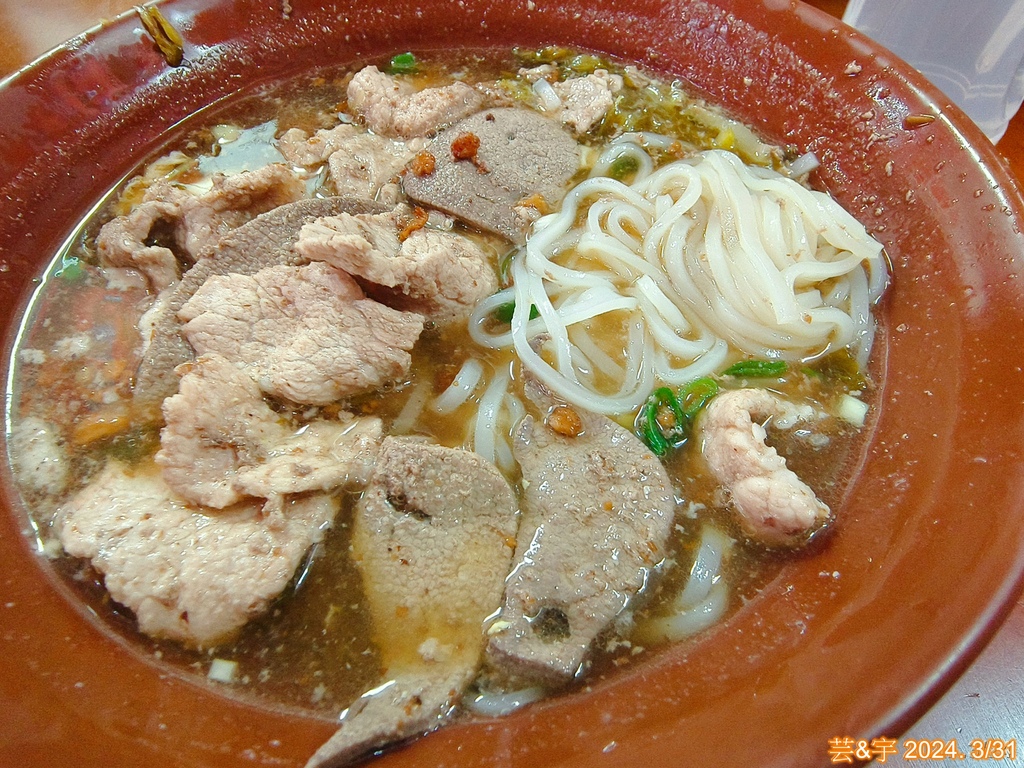 桃園中壢 の 國旗屋米干店  ~旗海飄揚的雲南米干小吃店~