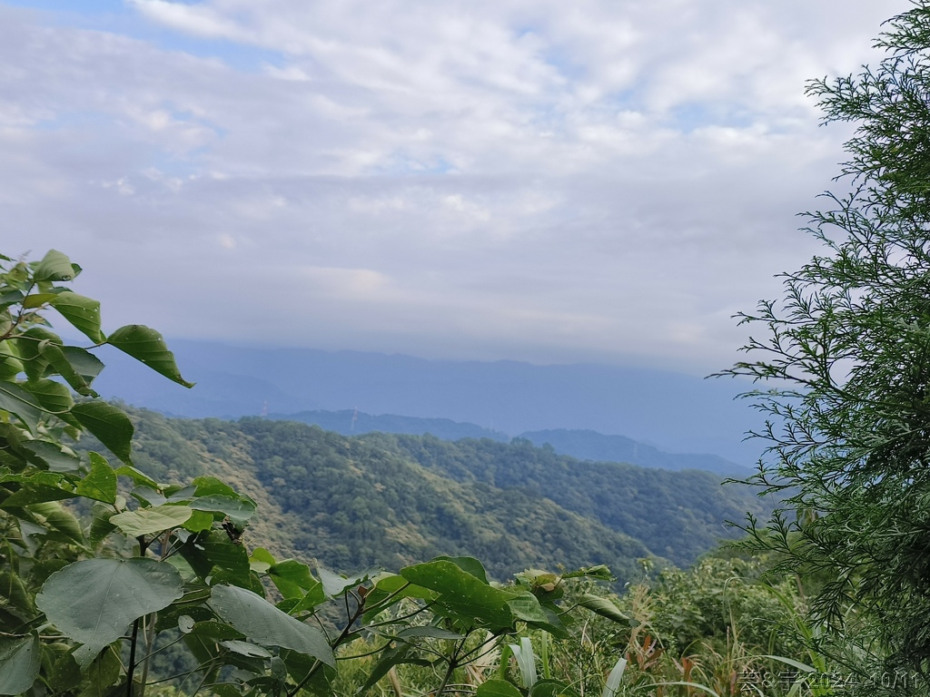 新竹芎林 の 王爺坑 & 飛沙縱走的3個山頭 (芎蕉窩山+牛
