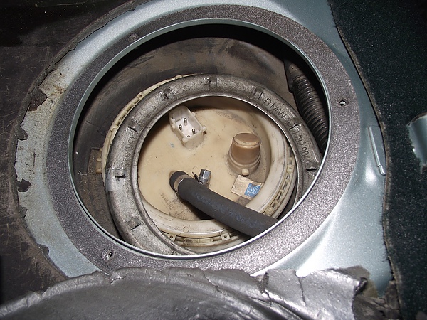 Replacing Fuel Pump-2.JPG