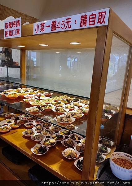 LINE_ALBUM_老皮牛肉麵隔壁有停車場用餐一二樓客滿豆花免費吃_240106_18.jpg