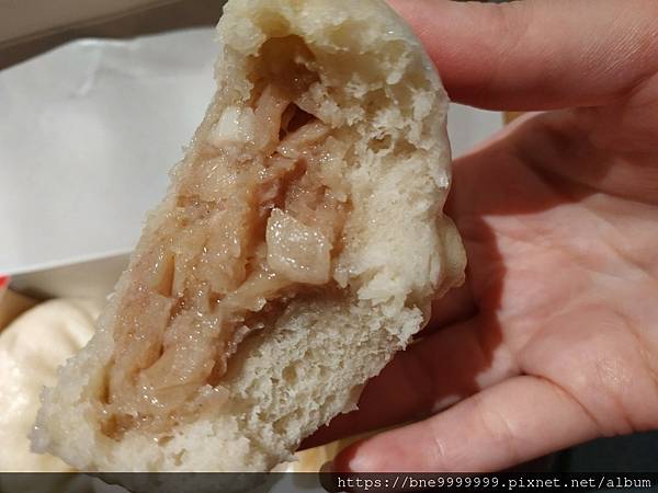 日本 大阪美食│「551蓬萊HORAI」日賣十五萬顆的美味肉