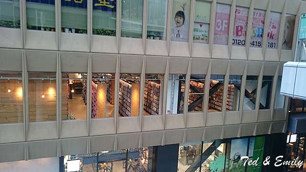 蔦屋書店 Tsutaya Books X 枚方t Site 17年大阪行day1 科技老媽 寶貝的吱吱喳 痞客邦