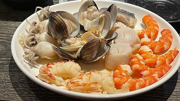 新鮮海鮮 I 現切肉品 I 海陸套餐 I 優質食材 I 頂級服務【桃園市中壢區】上官木桶鍋-中壢加盟店 源自蘆洲正官 - 第38張圖 LINE_ALBUM_111817上官木桶鍋中壢店(合作文1689元)_220818_96