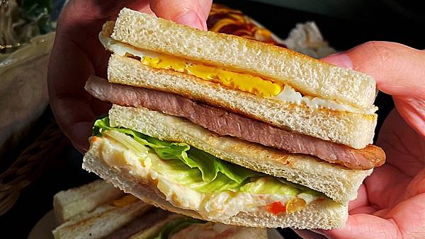 手作薯泥、豬排、沙拉醬、香蒜、辣椒,營養美味的蘆洲早午餐!【新北市蘆洲區】三隻小朱早午餐 - 第10張圖 LINE_ALBUM_111823三隻小朱早午餐(合作文455元)_220824_11