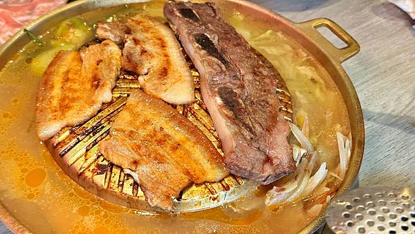 LINE_ALBUM_106韓哥哥銅盤烤肉_221010_56 LINE_ALBUM_106韓哥哥銅盤烤肉_221010_56