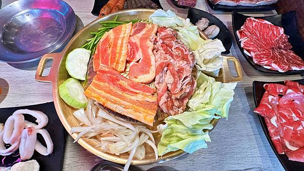 LINE_ALBUM_106韓哥哥銅盤烤肉_221010_11 LINE_ALBUM_106韓哥哥銅盤烤肉_221010_11