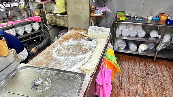 浮洲人必吃麵食專賣店|手工現擀|巷弄美食銅板價|眷村的味道【新北市板橋區】板凳麵 - 第4張圖 LINE_ALBUM_13板凳麵-板橋_230105_5