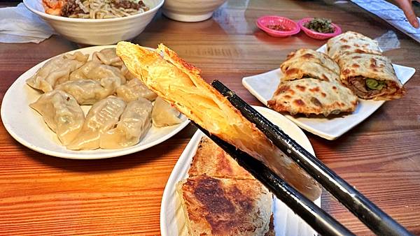 浮洲人必吃麵食專賣店|手工現擀|巷弄美食銅板價|眷村的味道【新北市板橋區】板凳麵 - 第24張圖 LINE_ALBUM_13板凳麵-板橋_230105_21