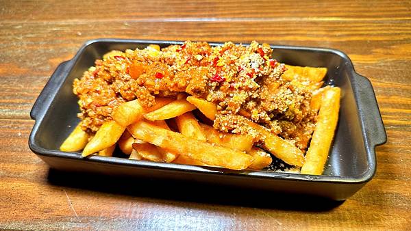 美食和音樂的高級饗宴!【新北市中和區】M9英倫餐酒館 M9 Bistro - 第30張圖 LINE_ALBUM_M9_230417_57