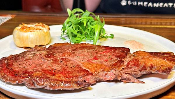美食和音樂的高級饗宴!【新北市中和區】M9英倫餐酒館 M9 Bistro - 第38張圖 LINE_ALBUM_M9_230417_43