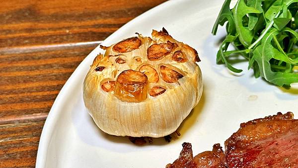 美食和音樂的高級饗宴!【新北市中和區】M9英倫餐酒館 M9 Bistro - 第41張圖 LINE_ALBUM_M9_230417_40