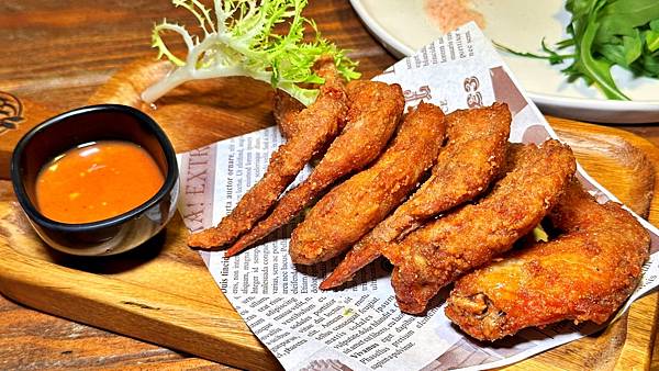美食和音樂的高級饗宴!【新北市中和區】M9英倫餐酒館 M9 Bistro - 第45張圖 LINE_ALBUM_M9_230417_35
