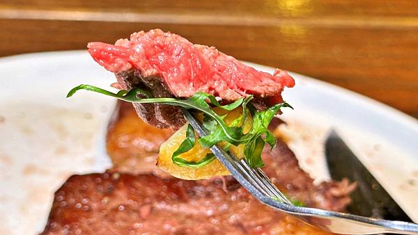 美食和音樂的高級饗宴!【新北市中和區】M9英倫餐酒館 M9 Bistro - 第44張圖 LINE_ALBUM_M9_230417_8