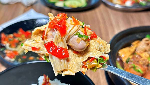 山東濟南特色傳統名菜|最正宗的中國美食|老菜新吃【新北市淡水區】九月九黃燜雞米飯 - 第28張圖 LINE_ALBUM_九月九黃燜雞_230531_6