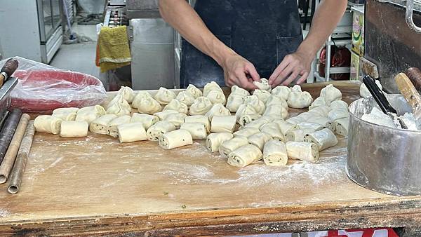 行天宮美食|現桿現做酥香餅皮|招牌蛋餅回憶殺【台北市中山區】喜多士早餐店 - 第2張圖 行天宮美食|現桿現做酥香餅皮|招牌蛋餅回憶殺【台北市中山區】