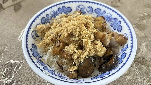 中原街美食│平價美味小吃│評價低卻人潮絡繹不絕的小吃店?【台 中原街美食│平價美味小吃│評價低卻人潮絡繹不絕的小吃店?【台