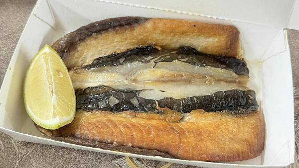 中原街美食│平價美味小吃│評價低卻人潮絡繹不絕的小吃店?【台 中原街美食│平價美味小吃│評價低卻人潮絡繹不絕的小吃店?【台