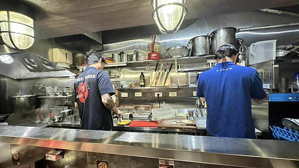 深夜拉麵⎜宵夜美食⎜生薑醬油拉麵專門店【台北市松山區】麵屋和 深夜拉麵⎜宵夜美食⎜生薑醬油拉麵專門店【台北市松山區】麵屋和