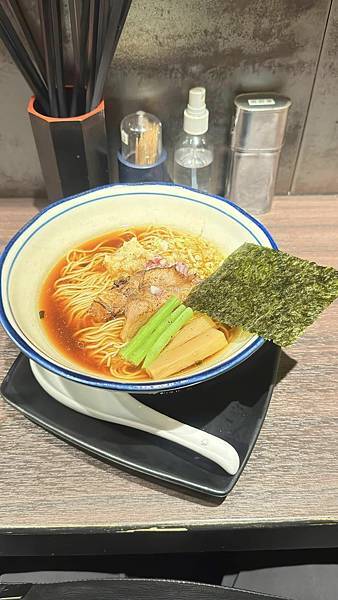 深夜拉麵⎜宵夜美食⎜生薑醬油拉麵專門店【台北市松山區】麵屋和 深夜拉麵⎜宵夜美食⎜生薑醬油拉麵專門店【台北市松山區】麵屋和