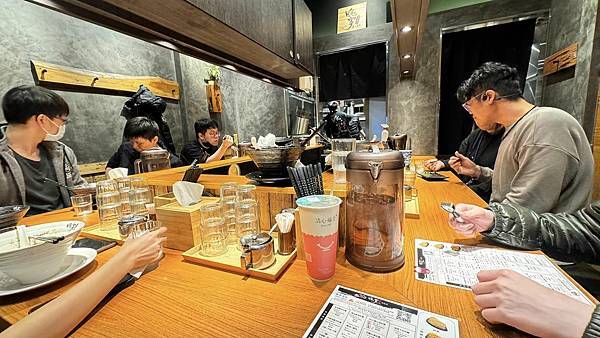 晴光市場美食⎜捷運中山國小站美食⎜限量柚香干貝拉麵【台北市中 晴光市場美食⎜捷運中山國小站美食⎜限量柚香干貝拉麵【台北市中