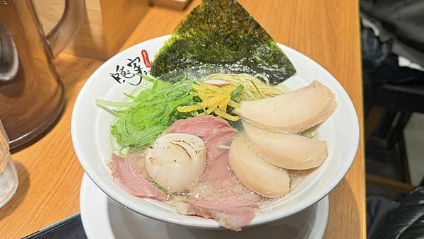 晴光市場美食⎜捷運中山國小站美食⎜限量柚香干貝拉麵【台北市中 晴光市場美食⎜捷運中山國小站美食⎜限量柚香干貝拉麵【台北市中