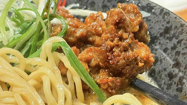 晴光市場美食⎜捷運中山國小站美食⎜限量柚香干貝拉麵【台北市中 晴光市場美食⎜捷運中山國小站美食⎜限量柚香干貝拉麵【台北市中