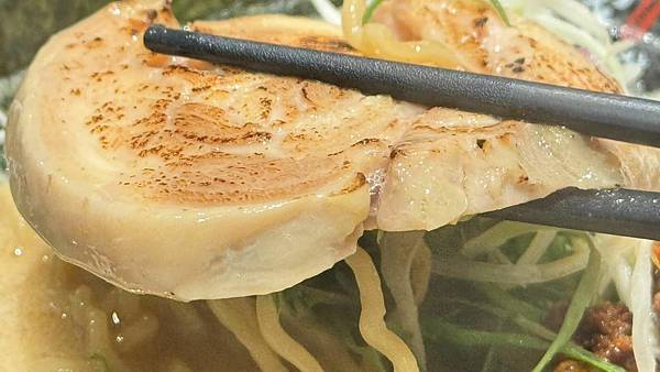 晴光市場美食⎜捷運中山國小站美食⎜限量柚香干貝拉麵【台北市中 晴光市場美食⎜捷運中山國小站美食⎜限量柚香干貝拉麵【台北市中