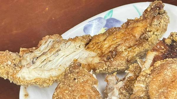 淡水美食⎜竹圍美食⎜CP值超高的美味便當【新北市淡水區】黑金