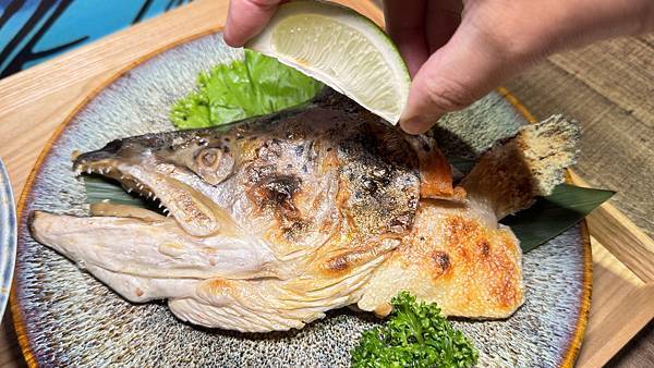 大安區丼飯⎜每日現採漁港魚貨⎜費時費工熟成魚生魚片【台北市大