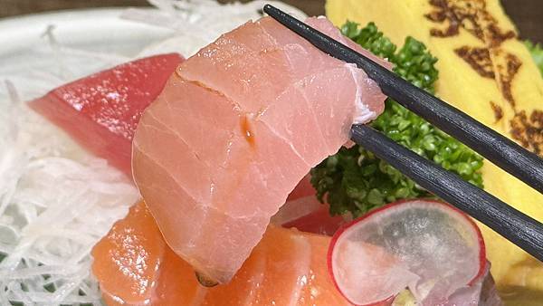 大安區丼飯⎜每日現採漁港魚貨⎜費時費工熟成魚生魚片【台北市大
