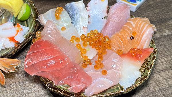 大安區丼飯⎜每日現採漁港魚貨⎜費時費工熟成魚生魚片【台北市大 大安區丼飯⎜每日現採漁港魚貨⎜費時費工熟成魚生魚片【台北市大