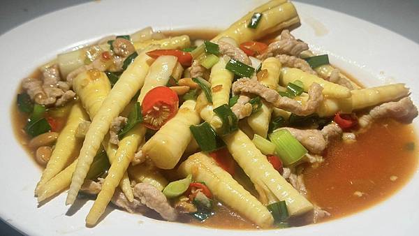 士林深夜食堂⎜比夜市更晚的熱炒攤⎜舉手喊單才有美食上桌【台北