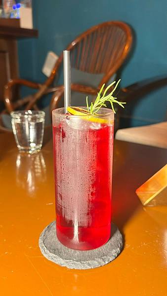 二訪⎜整點敲鐘免費招待一杯shot⎜調酒買一送一​​​​​​