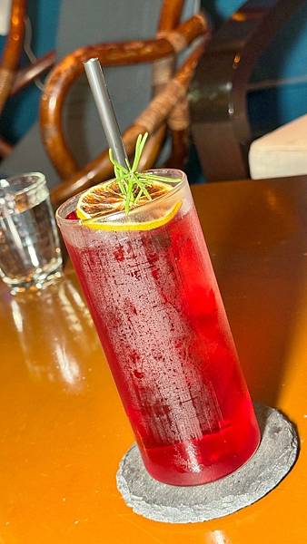 二訪⎜整點敲鐘免費招待一杯shot⎜調酒買一送一​​​​​​