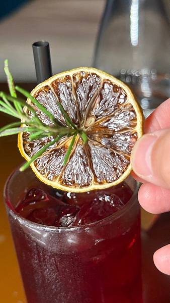 二訪⎜整點敲鐘免費招待一杯shot⎜調酒買一送一​​​​​​