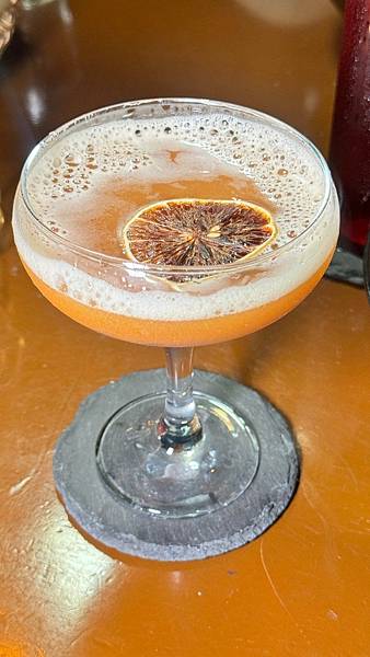 二訪⎜整點敲鐘免費招待一杯shot⎜調酒買一送一​​​​​​