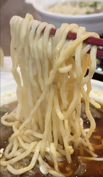 連5年榮獲米其林必比登推薦⎜必吃湯頭從不關火的清燉紅燒台灣溫