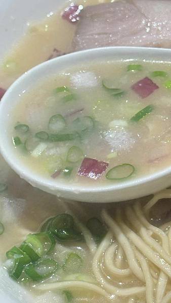 蘆洲宵夜美食⎜不接受訂位的深夜拉麵⎜日式吃法湯拌飯【新北市蘆