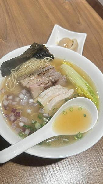 蘆洲宵夜美食⎜不接受訂位的深夜拉麵⎜日式吃法湯拌飯【新北市蘆