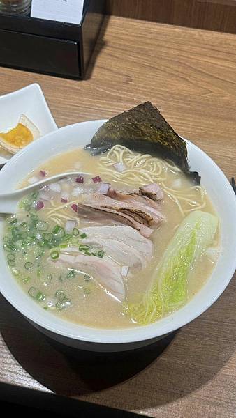 蘆洲宵夜美食⎜不接受訂位的深夜拉麵⎜日式吃法湯拌飯【新北市蘆