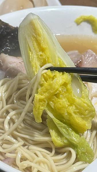 蘆洲宵夜美食⎜不接受訂位的深夜拉麵⎜日式吃法湯拌飯【新北市蘆