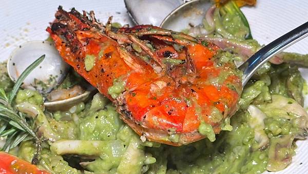 LINE_ALBUM_野豬_250211_102