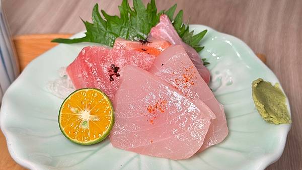 LINE_ALBUM_初鰻_250708_23