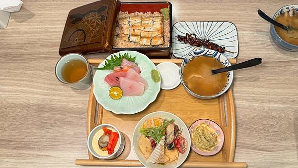 LINE_ALBUM_初鰻_250708_39